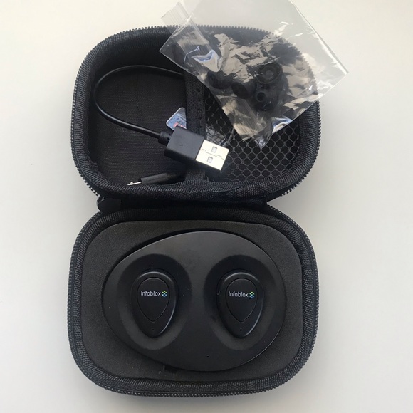 True Wireless Earbuds - Picture 3 of 6